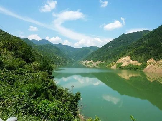 滑动蓝色方块