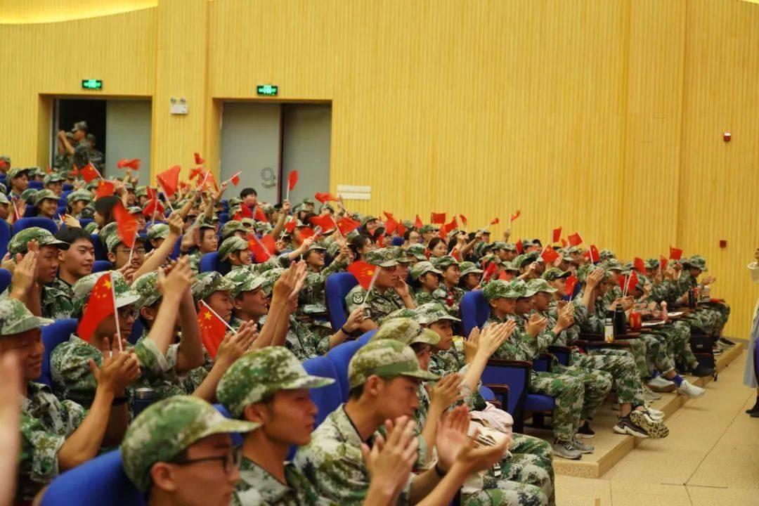修文县举办家庭教育公益讲座