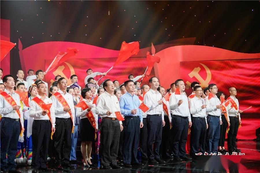 没有交停车费，保安不让我开车进小区违法吗？游戏画面