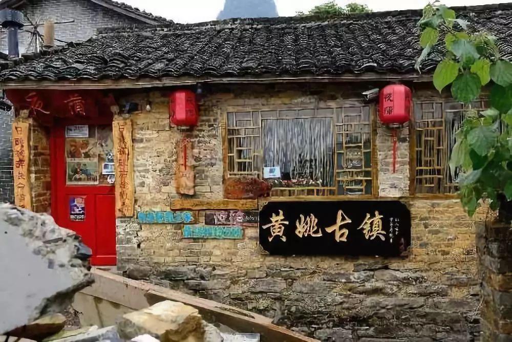 摧毁导弹 空袭港口 美打击胡塞武装战果有限?