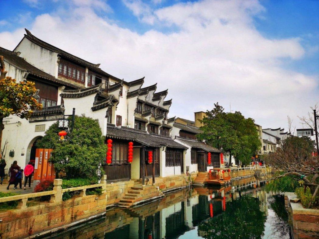 ​任振鹤在积石山县调研灾后恢复重建工作