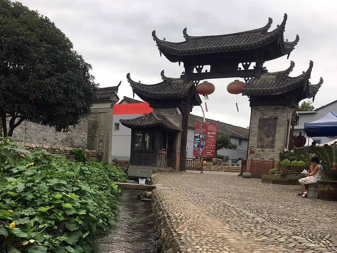 美媒：OpenAI首席执行官正与全球投资者洽谈，开始筹划自己制造芯片