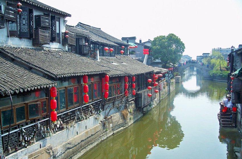 旋转的圆球
